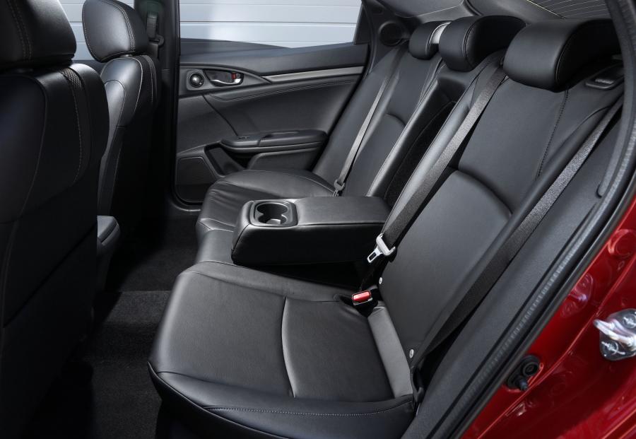 Интерьер Honda Civic VTi-LX Hatchback (FK) 2020 года  (AU) (фото 11 из 36)